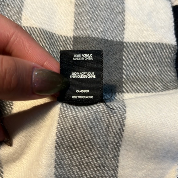 Super Soft Pink Scarf - Picture 4 of 4